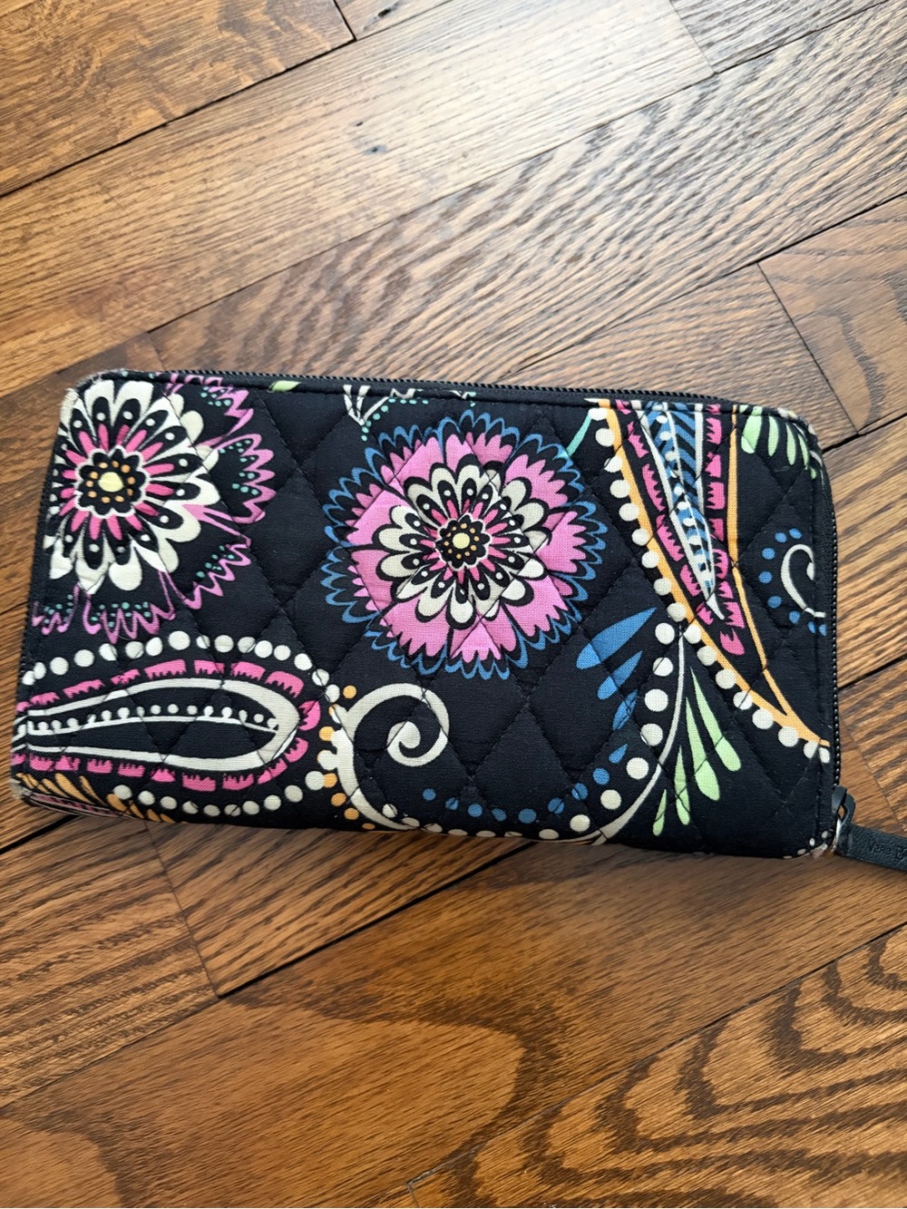 Vera Bradley Bandana Swirl Quilted Zip-Around Wallet Black Multicolor - Picture 2 of 12